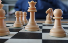 离岸「盛宴已过」:从美股补税到链上定价权,Crypto 交易所的「路线之争」