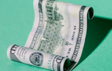 When wealth management returns to the chain: Is the 10% stablecoin yield of CeDeFi a new dividend or an old illusion?