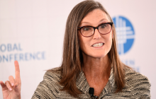 $300,000 Expected to Evaporate: The Market Changes Behind Cathie Wood's Downgraded Bitcoin Prediction