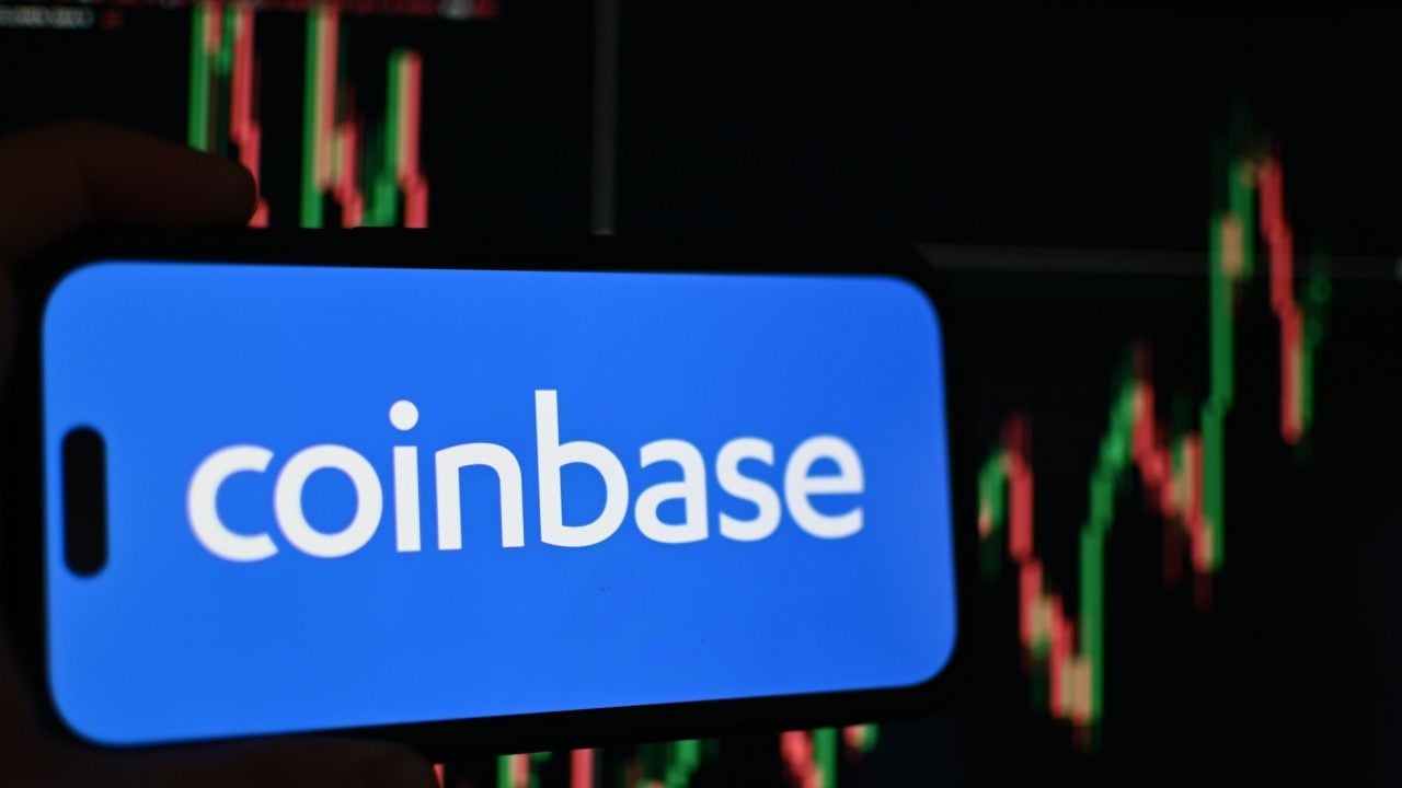 Coinbase Pursues US Staking Rights, Saylor Calls Bitcoin a ‘Historic Entry Point’, and More — Week in Review