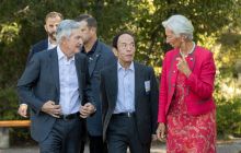 Crypto in Late 2025 and Beyond: What Powell’s Speech Signals for Rates, Inflation and Assets