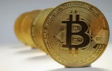 Glassnode：BTC下探8.9万，期权市场避险情绪依旧强烈