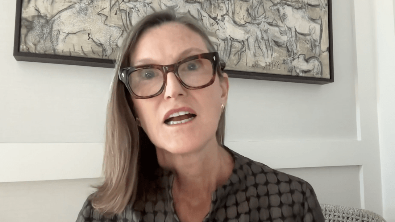 '里根经济学的加强版': 阿克投资的凯西·伍德预测生产力和流动性繁荣