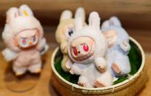 先锋集团高管将比特币比作“数字拉布布”，尽管公司已开放ETF交易通道